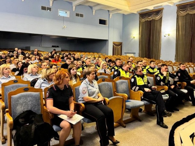 В Дмитрове провели обучающий семинар для сотрудников полиции по оказанию доврачебной помощи пострадавшим