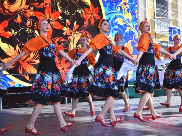 Мытищинцы поздравили белорусский город-побратим Барановичи и станцевали на фестивале