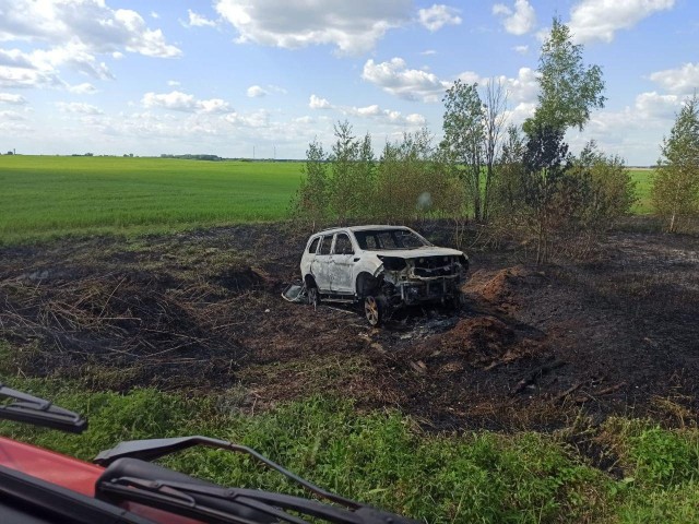 Пожарные потушили загоревшийся автомобиль в Лотошино