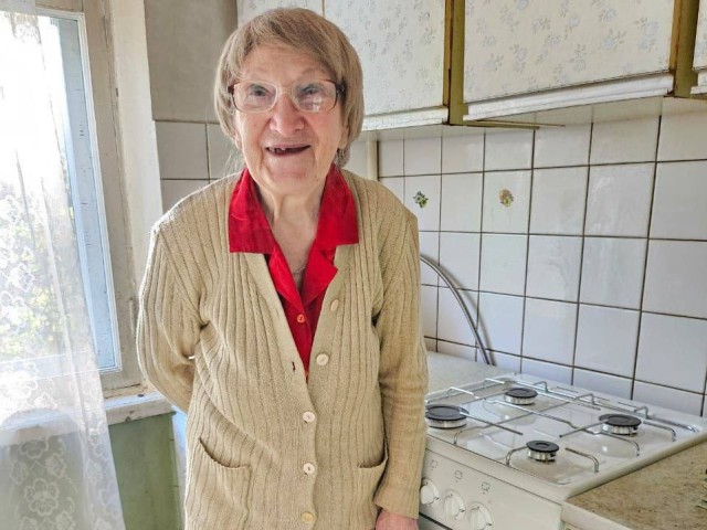 Пенсионерке из Лобни помогли поменять старую газовую плиту