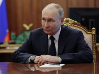 Президент Путин переназначил своих полномочных представителей в федеральных округах