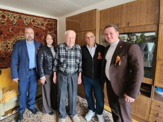 В Серпухове поздравили ветеранов и семьи участников СВО в честь годовщины Великой Победы