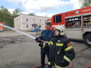 Пожарная безопасность в фокусе: дети побывали на захватывающей экскурсии в депо