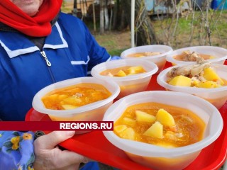 Пасхальный благотворительный обед организовали в храме в микрорайоне Кузнечики