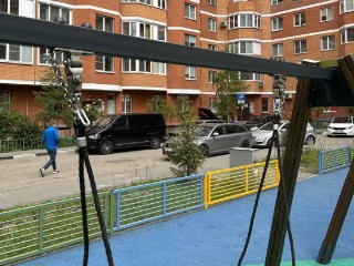 Качели на детской площадке в Супонево оперативно отремонтировали благодаря «Доброделу»