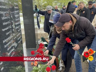 На Советской площади почтили память героев СВО в День Победы