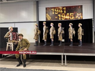«А зори здесь тихие...»: выпускники ГИТИСа сыграли на сцене ТЦ «Волин» в Голицыне