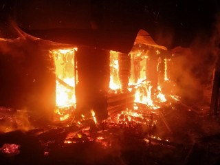Два дома сгорели за последние сутки в городском округе Ступино