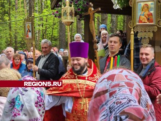 Сотни православных черноголовцев вышли на крестный ход в честь Пасхи