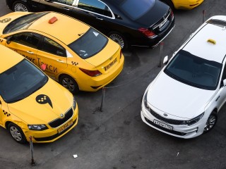 Порядка 140 таксистов без разрешительных документов выявили в Котельниках с 5 февраля