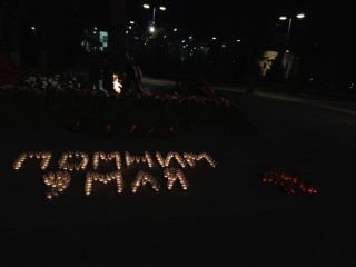 «Помним. 9 мая»: в Бронницах зажгли более сотни свечей
