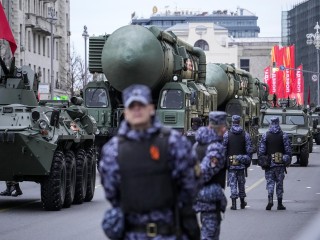 В ГИБДД назвали улицы, которые перекроют из-за парада Победы в Москве