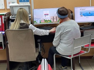 Пенсионеры из Краснознаменска постигают «азы» компьютерной грамотности