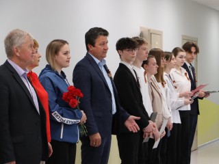 Глава прокомментировал открытие «Парты Героя» в Узуновской школе