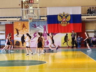 Юные баскетболистки соревнуются за Первенство Московской области в Раменском