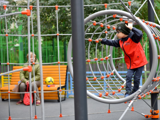 Красногорские детские площадки привели к стандартам безопасности