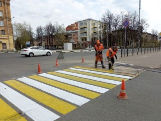 В Электростали за неделю обновили более пятидесяти пешеходных переходов