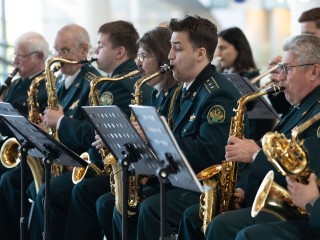 И раз, два, три: праздничный концерт оркестра таможенной службы состоялся в аэропорту Домодедово