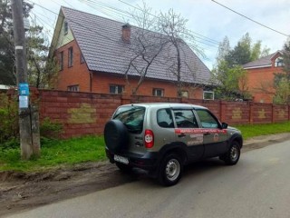 Аварийно-восстановительная служба проверила канализацию в поселке Правдинский после жалоб жителей