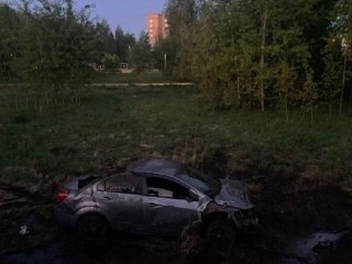 Автомобиль улетел в кювет в Белоозерском