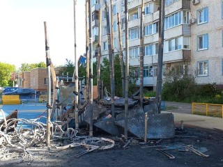 Детская шалость привела к трагедии: в Озерах сгорела игровая площадка