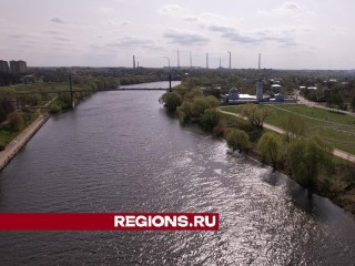 «С высоты птичьего полета»: набережная Москвы-реки в Воскресенске попала на кадры коптера