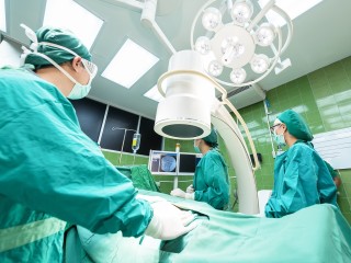 Хирурги Долгопрудненской больницы протезировали сонную артерию пациенту с сахарным диабетом