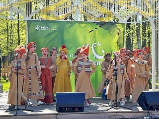 Первый спектакль на летней сцене в парке Ступина показали юные актеры