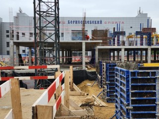 На стройплощадке ФОКа в Раменском возводят первый этаж здания