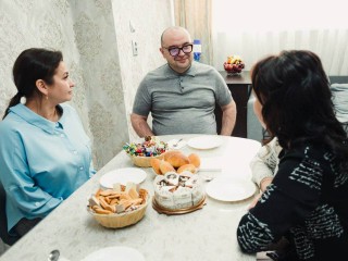 Сергей Джеглав поможет жене бойца СВО открыть частную парикмахерскую