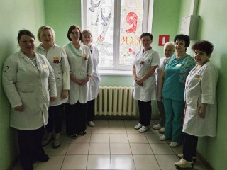 Работники центральной больницы Электростали присоединились к акции «Окна Победы»