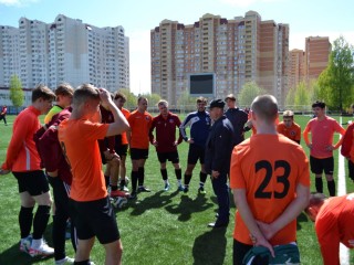 Боевой ничьей закончился футбольный матч между молодежными сборными Краснознаменска и Лобни