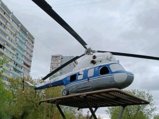 В памятнике вертолету Ми-2 восстановили окна, разбитые вандалами