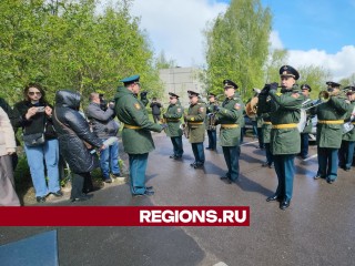 Ветерана Михаила Щеголихина поздравили с Днем Победы