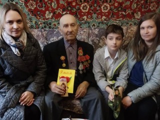 Ветеранов поздравили воспитанники Семейного центра «Лобненский»