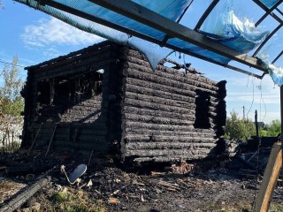 В поселке совхоза «Буденновец» Дмитровского округа ночью сгорел дом