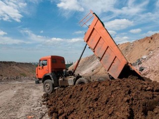 В Рузском округе оштрафовали жителей, которые незаконно выбрасывали строительный мусор и бетон