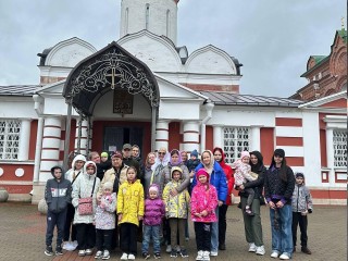 Ребятам из Белгорода показали древнейший монастырь в Солнечногорске