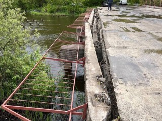 Ограждения Кервского моста приведут в порядок по просьбе местных жителей