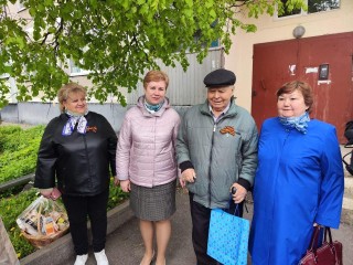 Медики Домодедовской больницы поздравили ветеранов с Днем Победы