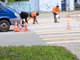 В Серпухове на проезде Мишина обновили разметку пешеходного перехода