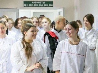 Более десяти договоров о целевом обучении заключит с будущими студентами Дубненская больница в этом году