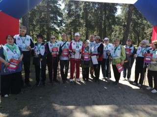 Долголеты из Котельников присоединились к марафону по скандинавской ходьбе