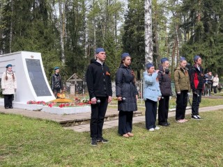 «Вахту памяти» провели возле мемориала «Погибшим летчикам самолета ТБ-3» в Красноармейске
