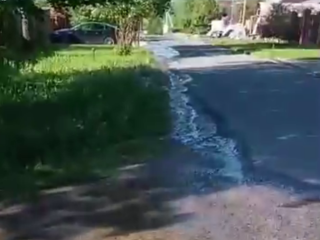 Утечку на водопроводе устранили в микрорайоне Бадеево