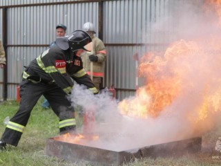 Дружины юных пожарных Подмосковья соревнуются в знаниях и навыках безопасности в Раменском