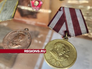 Подольские поисковики нашли родственников погибшего в Калужской области красноармейца