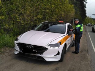Автомобили нелегальных таксистов в Щелкове переместили на спецстоянку
