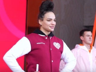 Чемпионка мира по самбо из Можайска провела открытую зарядку на выставке «Россия»