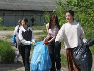 Резину налево, пластик направо: в рамках «Мегасубботника» школьникам рассказали о раздельном сборе мусора